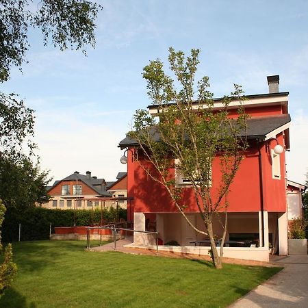 Hotel Chalet Puigdefabregas Хака Экстерьер фото