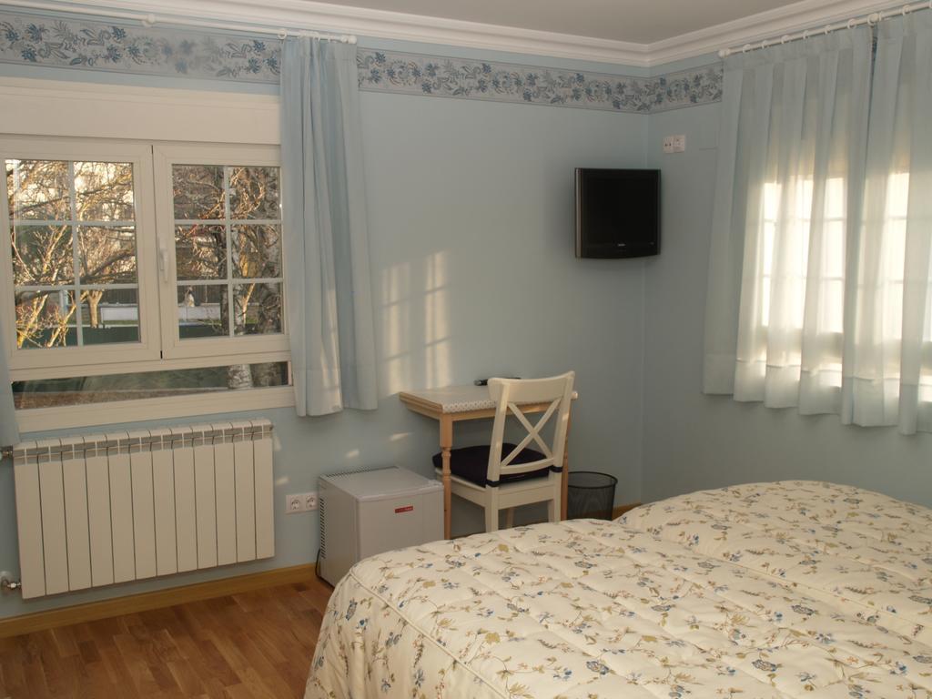 Hotel Chalet Puigdefabregas Хака Номер фото