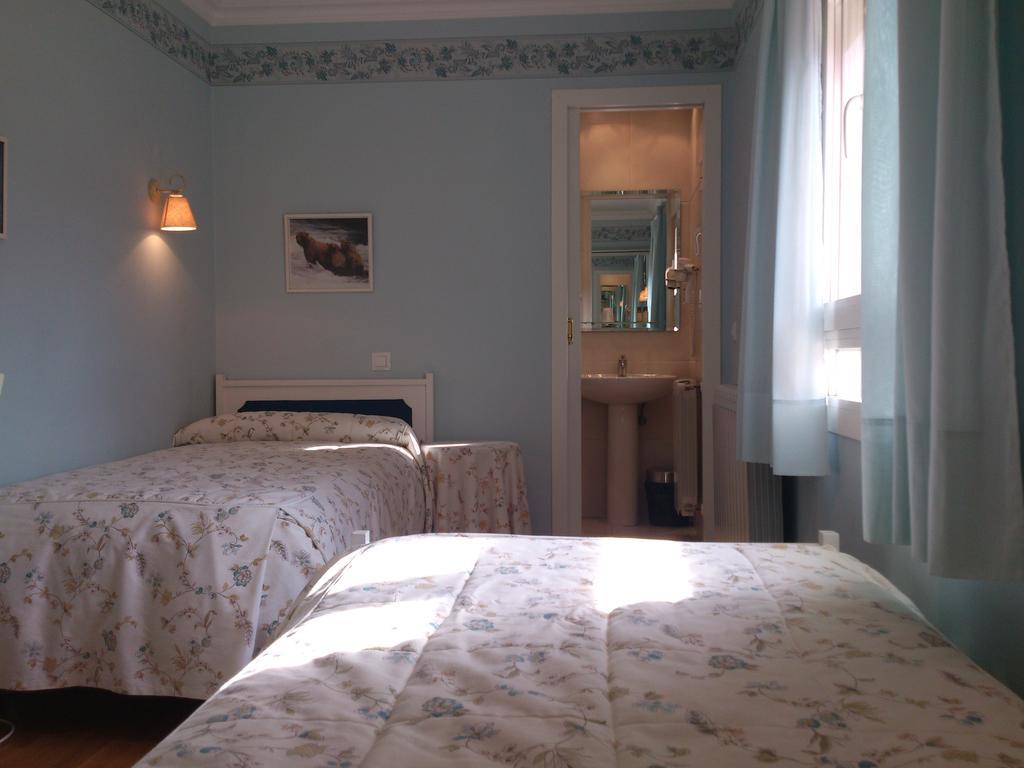 Hotel Chalet Puigdefabregas Хака Номер фото